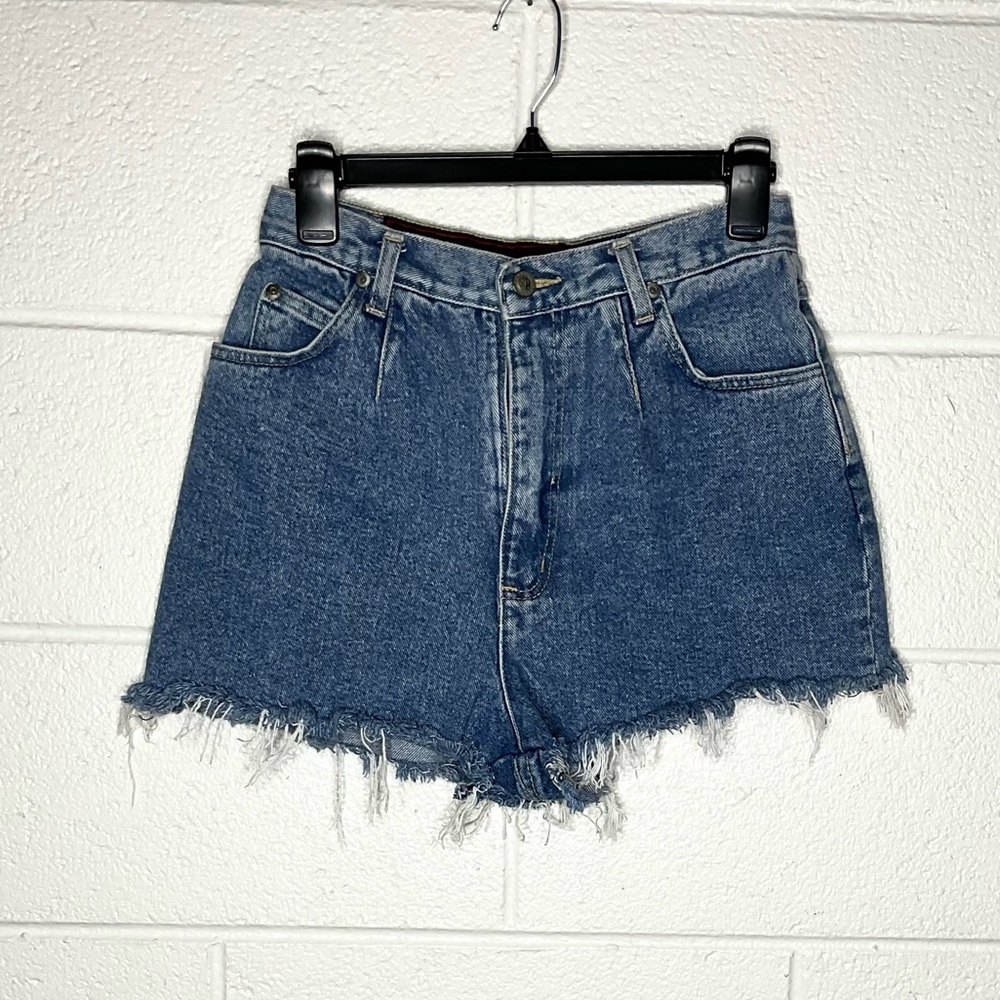 < Vintage Gloria Vanderbilt Blue Jean Shorts Frayed Hem >